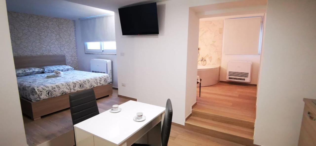 Francy'S House Apartment ทริจเจียโน ภายนอก รูปภาพ